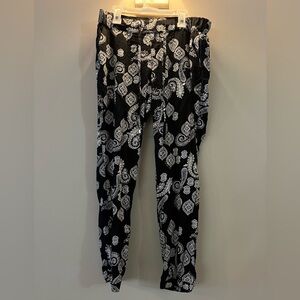 Old navy pants size small!